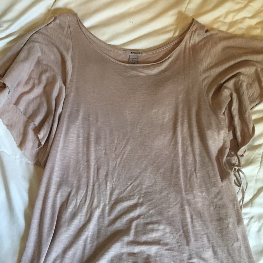 LA MADE hi low flutter sleeve blouse